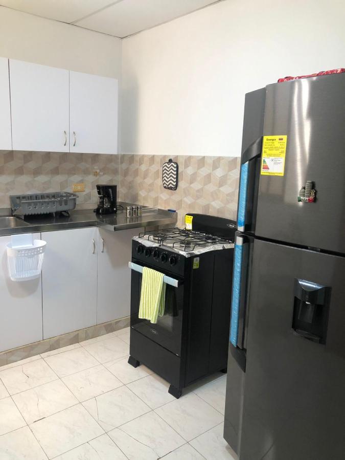 Habitaciones Independientes Cerca Al Aeropuerto 1 Cartagena Luaran gambar